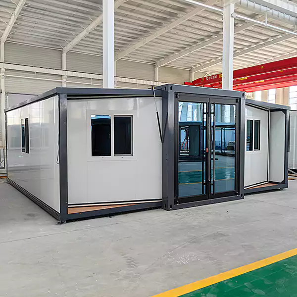expandable modular smart house